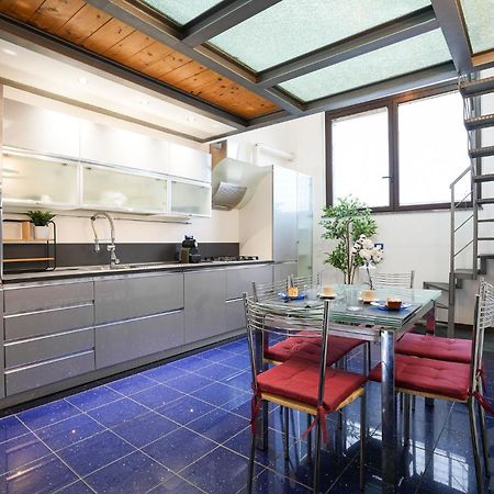 Industrial Loft Apartment Милано Екстериор снимка