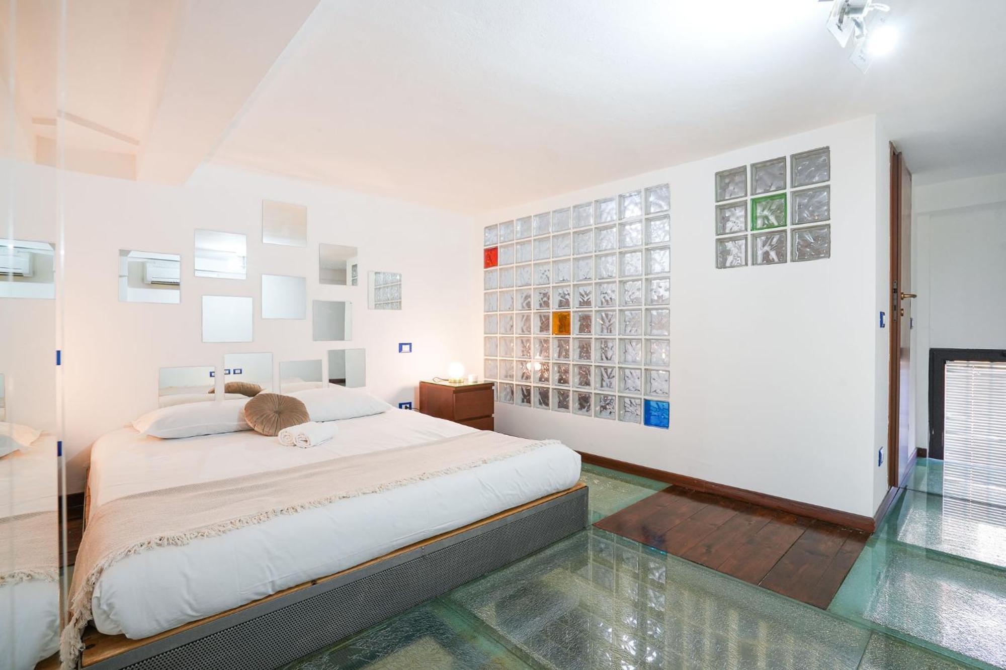 Industrial Loft Apartment Милано Екстериор снимка
