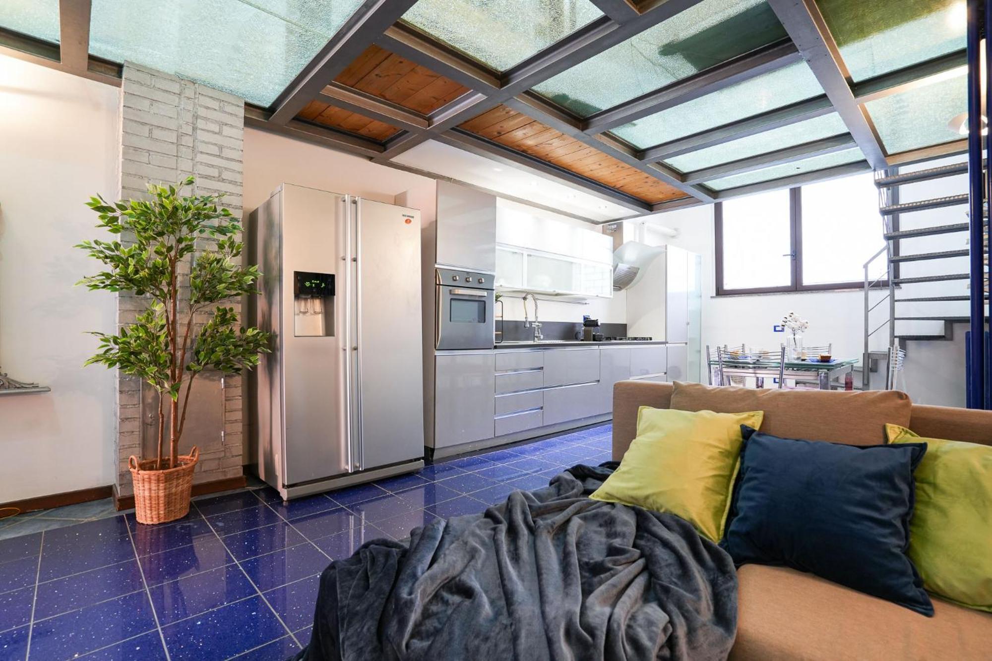 Industrial Loft Apartment Милано Екстериор снимка