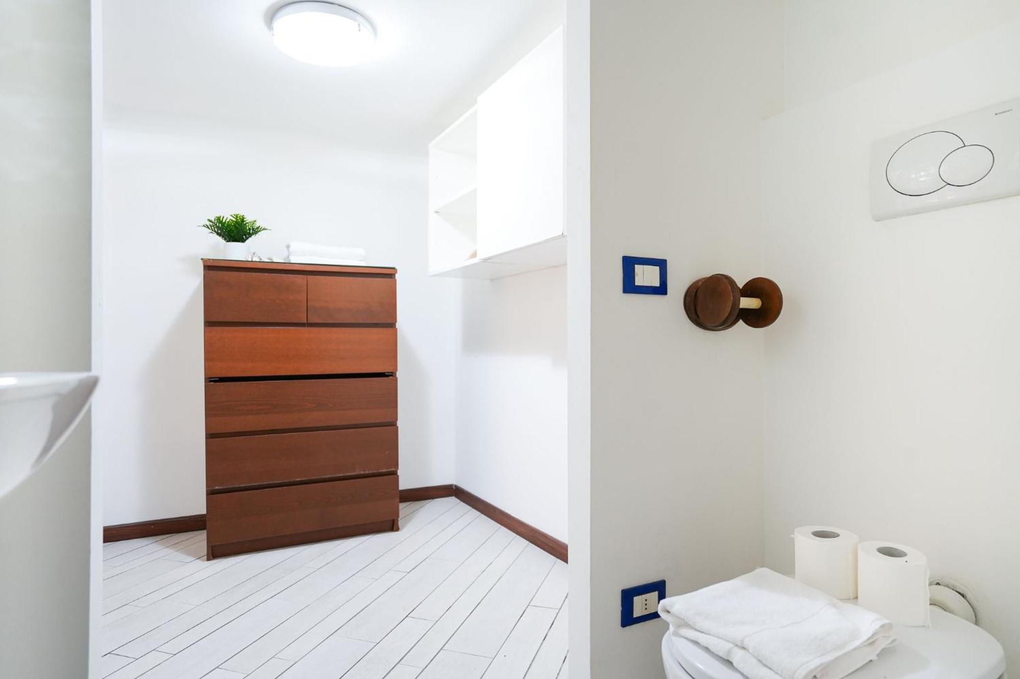 Industrial Loft Apartment Милано Екстериор снимка